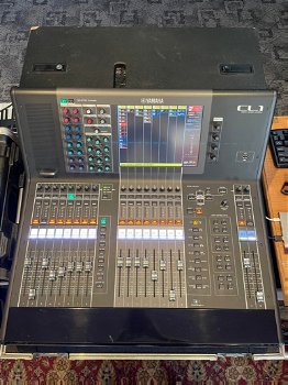 Yamaha CL1 Digital Mixer - 0