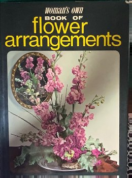 Woman';s own book of flower arrangements, Engelstalig - 0
