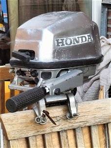 Honda 5 pk 4 takt buitenboordmotor