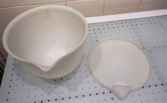 Tupperware beslagkom/maatbeker 2 liter retro wit met deksel - 2