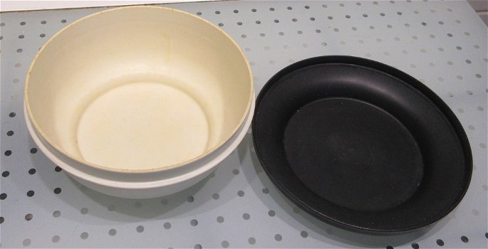 Vintage TUPPERWARE 2 serveerschalen met deksel - 4