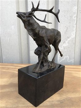 Een brons beeld hert , hert - 6