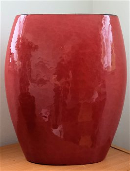 Grote ovale vaas - rood circa 38 cm hoog - 0