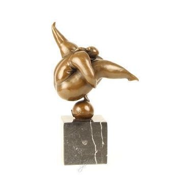 brons beeld ,pikante dikke dame - 4