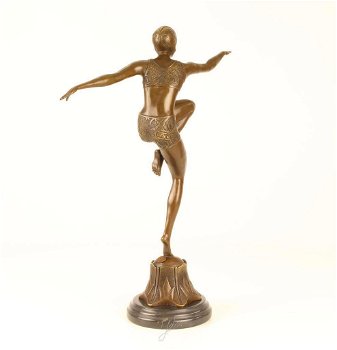 Een bronzen beeld , con brio - 4