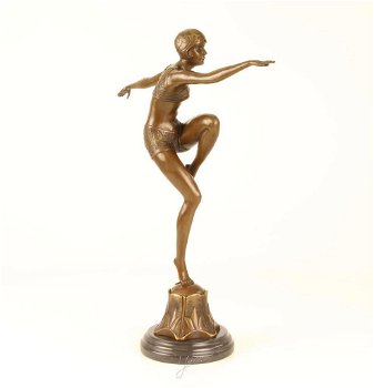 Een bronzen beeld , con brio - 6