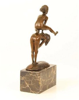 brons beeld , bokkie sprong - 3