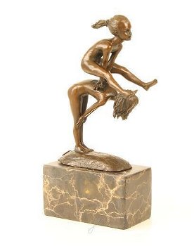 brons beeld , bokkie sprong - 5