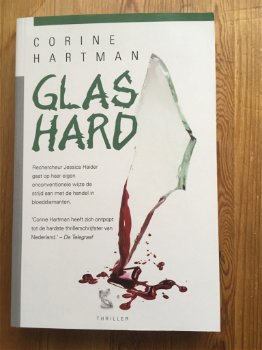 Corine Hartman met Glashard - 0