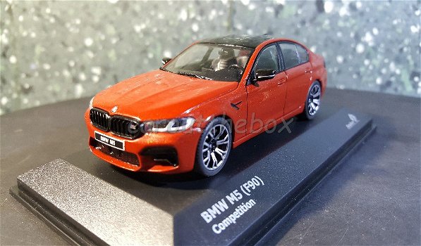 BMW M5 (F90) competition rood 1/43 Solido Sol061 - 1