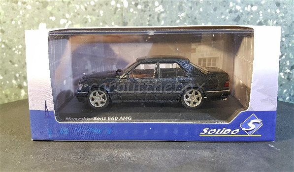 Mercedes-BenzE60 AMG zwart 1/43 Solido Sol062 - 3