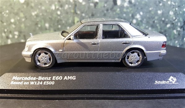 Mercedes-BenzE60 AMG grijs 1/43 Solido Sol063 - 0