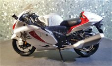 Suzuki Hayabusa 2022 grijs 1/12 Maisto MA249