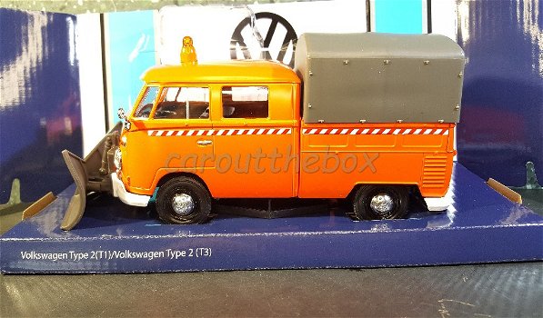VW T1 type 2 met snow plow oranje 1/24 Motormax Mo080 - 1