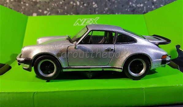 Porsche 911 Turbo 3.0 grijs 1/24 Welly W098 - 0