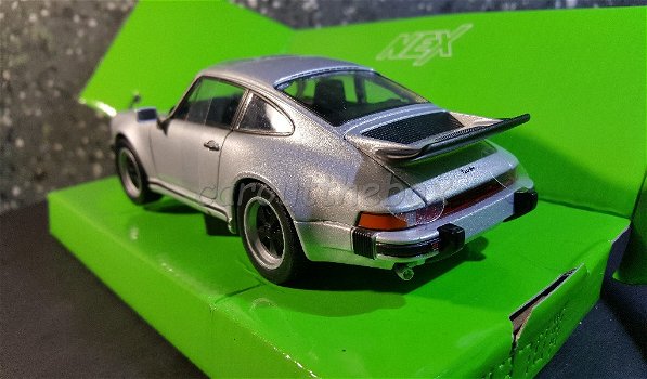 Porsche 911 Turbo 3.0 grijs 1/24 Welly W098 - 2