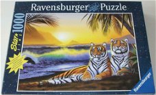 Puzzel *** AAN HET TROPISCHE STRAND *** 1000 stukjes