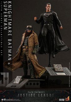Hot Toys Zack Snyder’s Justice League Knightmare Batman and Superman Set TMS038