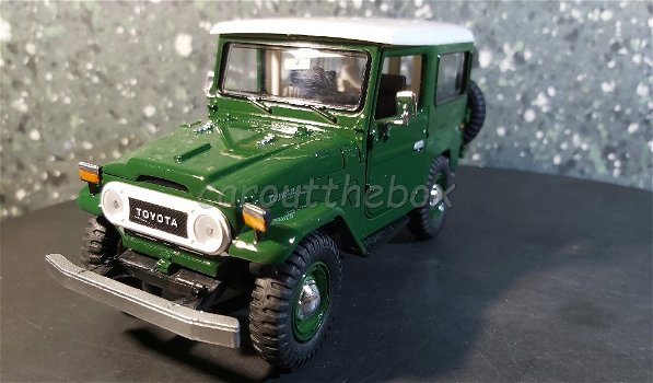 Toyota FJ40 groen 1/24 Motormax Mo080 - 1