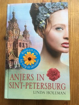 Linda Holeman met Anjers in Sint-Petersburg - 0