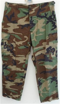 Broek, Trousers Hot Weather Combat, Korps Mariniers, M81 Woodland Camo, maat 6775/7989, jaren'90.(1) - 0