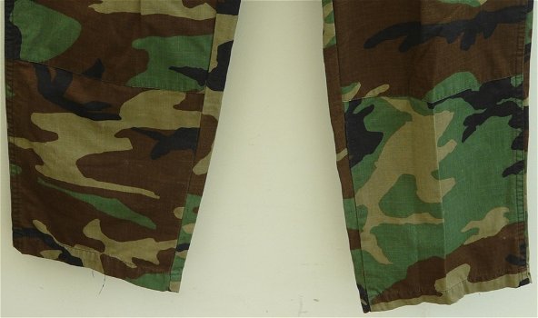 Broek, Trousers Hot Weather Combat, Korps Mariniers, M81 Woodland Camo, maat 6775/7989, jaren'90.(1) - 2