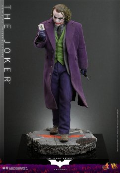 Hot Toys DX32 The Dark Knight The Joker - 2