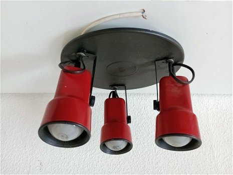 Retro plafondlamp met drie rode spotjes - 2