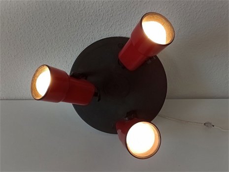 Retro plafondlamp met drie rode spotjes - 4