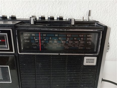 Transistor radio / draagbare radio Universum - 1