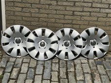 Audi 16 inch Wieldoppen Set