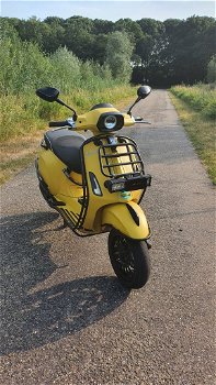 Mooie full option Vespa sprint scooter - 5