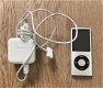 Apple iPod Nano 4e Generatie A1285 8G Zilver/Zwart + Apple oplader - 0 - Thumbnail