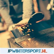 Uw snowboard waxen en slijpen || Klaar terwijl u wacht!