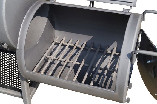 Oklahoma Country Smoker 18 inch barbecue smoker - 4