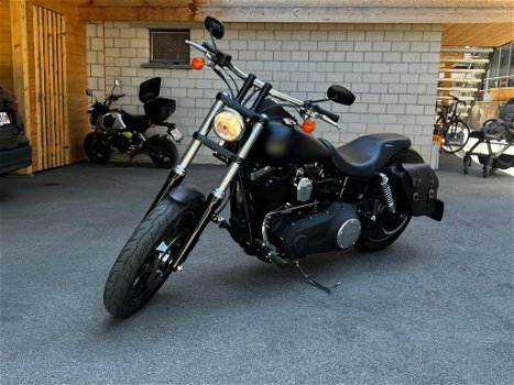 HARLEY-DAVIDSON Dyna Streetbob - 0