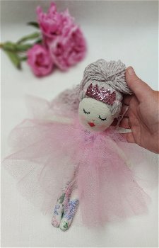 Prinses Rosa, een prachtige handgemaakte pop. - 2