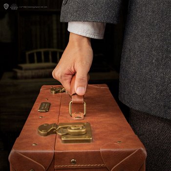 Cinereplicas Fantastic Beasts Replica Newt Scamander Suitcase Limited Edition - 2