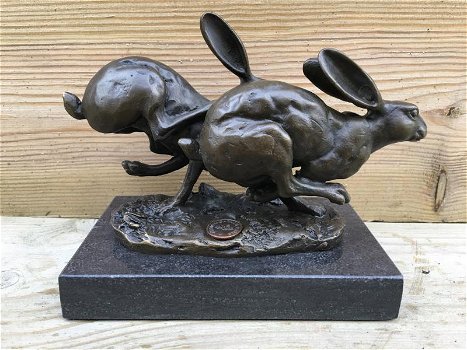 Bronzen beeld , rennende hazen , haas , konijn , beeld - 0