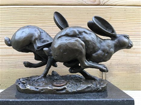 Bronzen beeld , rennende hazen , haas , konijn , beeld - 4