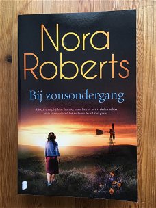 Nora Roberts met Bij zonsondergang