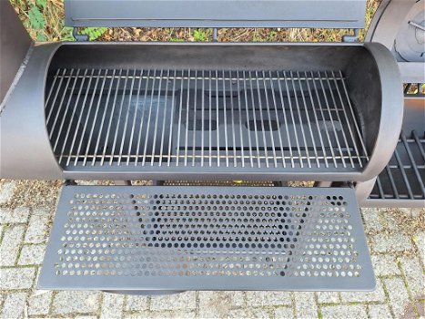 Oklahoma Country Smoker 14 inch barbecue smoker grill - 3