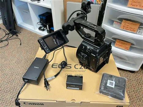 Canon EOS C200B Cinema Camera with Accessory Kit (EF-Mount)Professional - 0