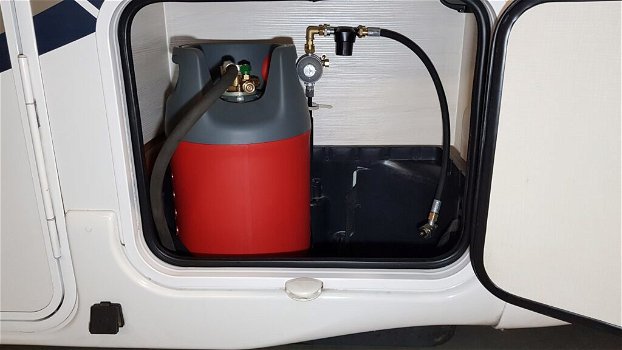 Lpg gasflessen in uw camper / caravan of verkoopwagen - 2