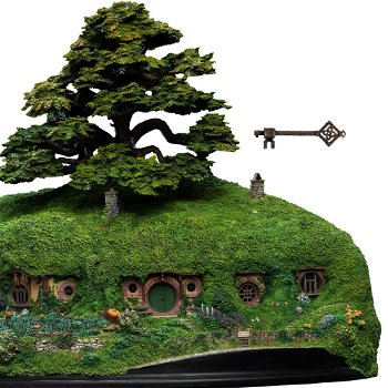 Weta Lord of the Rings Statue Bag End on the Hill - 5