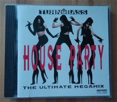 Te koop CD Turn Up The Bass-House Party-The Ultimate Megamix