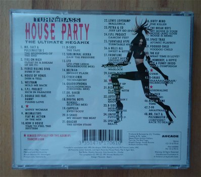Te koop CD Turn Up The Bass-House Party-The Ultimate Megamix - 5