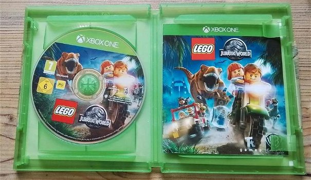 LEGO Jurassic World - Xbox One - 2