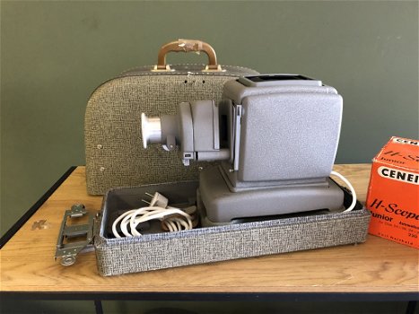 Complete Vintage Diaprojector. - 2