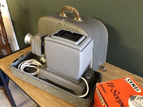 Complete Vintage Diaprojector. - 6